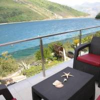 One-Bedroom Apartment with Balcony and Sea View (4 Adults) 
