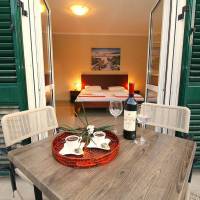 One-Bedroom Apartment with Balcony and Sea View (4 Adults) - Top Floor