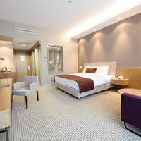 Queen Suite