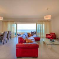 Three Bedroom Seafront Apartment