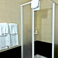 Twin Room with Internal Shaft View