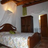 Double Room with Private Bathroom and Garden View