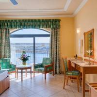 Two Connecting Family Rooms