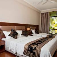 Deluxe Triple Room with Balcony and Sea View