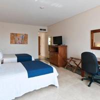 Superior Double Room with Two Double Beds and Ocean View - Non-Smoking