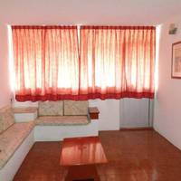 Room #27694408