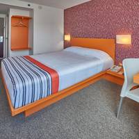 Standard Room with One Queen Bed