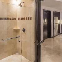 Room #2476419