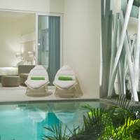 Junior Suite with Shared Pool 