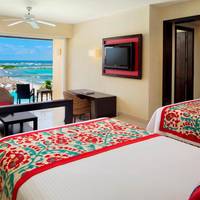 Junior Suite with Ocean View Two Double Beds