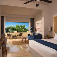 Preferred Club Junior Suite Tropical View King-