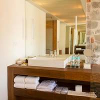 Corner Suite