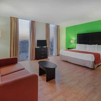 Deluxe King Suite - Non-Smoking
