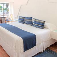 Superior Ocean View - 1 King Bed
