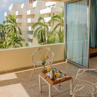 Premium Suite with Hot Tub and Garden or Ocean View