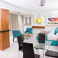 Deluxe Family Suite