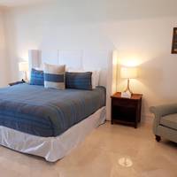 One-Bedroom Apartment with Ocean View