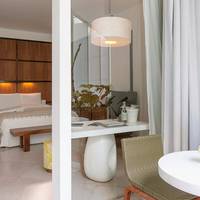 Queen Room with Patio