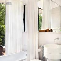 Corner Suite