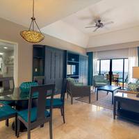 Deluxe One Bedroom Suite Beachfront