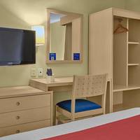 Standard Room with One Queen Bed