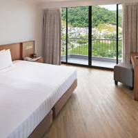 Family Suite with Partial Sea View
