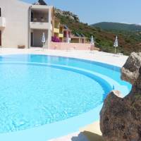 One-Bedroom Apartment with Pool View