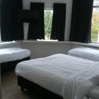 Quadruple Room with Private Bathroom