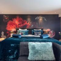 Suite with Hot Tub