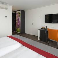 Two Connecting Double Rooms