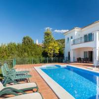 Four-Bedroom Villa with Private Pool (10 People)