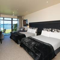 Superior Twin Room with Lake View