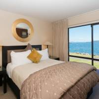 Junior Queen Suite