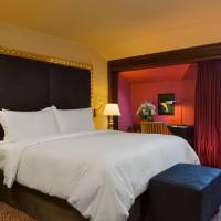 Colonial Classic Room, Larger Guest Room, 1 King 
