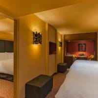 Colonial Family Suite, 2 Room Suite, 1 King and 2 Double
