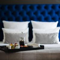 Superior Suite With 1 Queen Bed + Sofa 