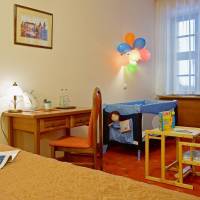 Family Room (2 Adults + 2 Children)