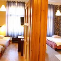 Two-Bedroom Apartment with Kitchenette (4 Adults)