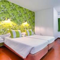 Room #4046810
