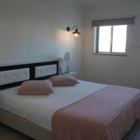 One-Bedroom Apartment with Island Views - Ground Floor