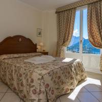 Family Suite (2 Adults + 2 Children)
