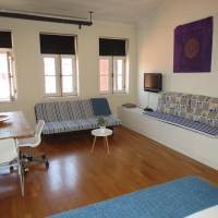 Large Studio (4 Adults)