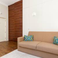 One-Bedroom Apartment with Side River View