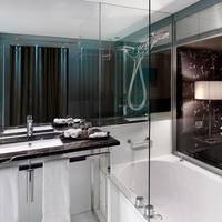 Deluxe, Guest room, 1 Queen, Pool access