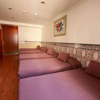 Quintuple Room