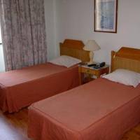 Twin Room with Shared Bathroom and Private Shower