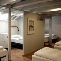 Bed in 10-Bed Mixed Dormitory Room with Shared Bathroom