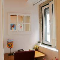 One-Bedroom Apartment - Rua dos Remédios, 133 (1st Floor)