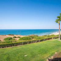 Deluxe One-Bedroom Apartment with Sea View