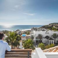 Three-Bedroom Apartment with Rooftop Terrace